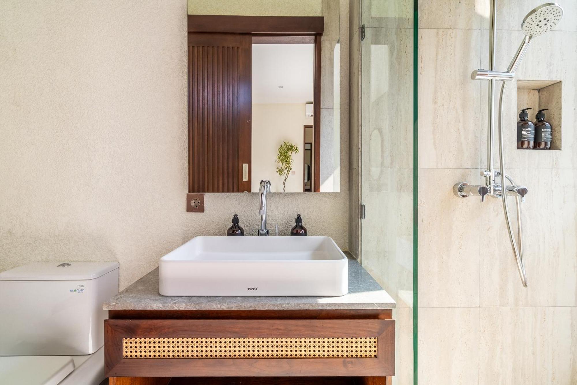 Taman Dharmawangsa - 3br Luxury Private Pool In Nusa Dua Villa *